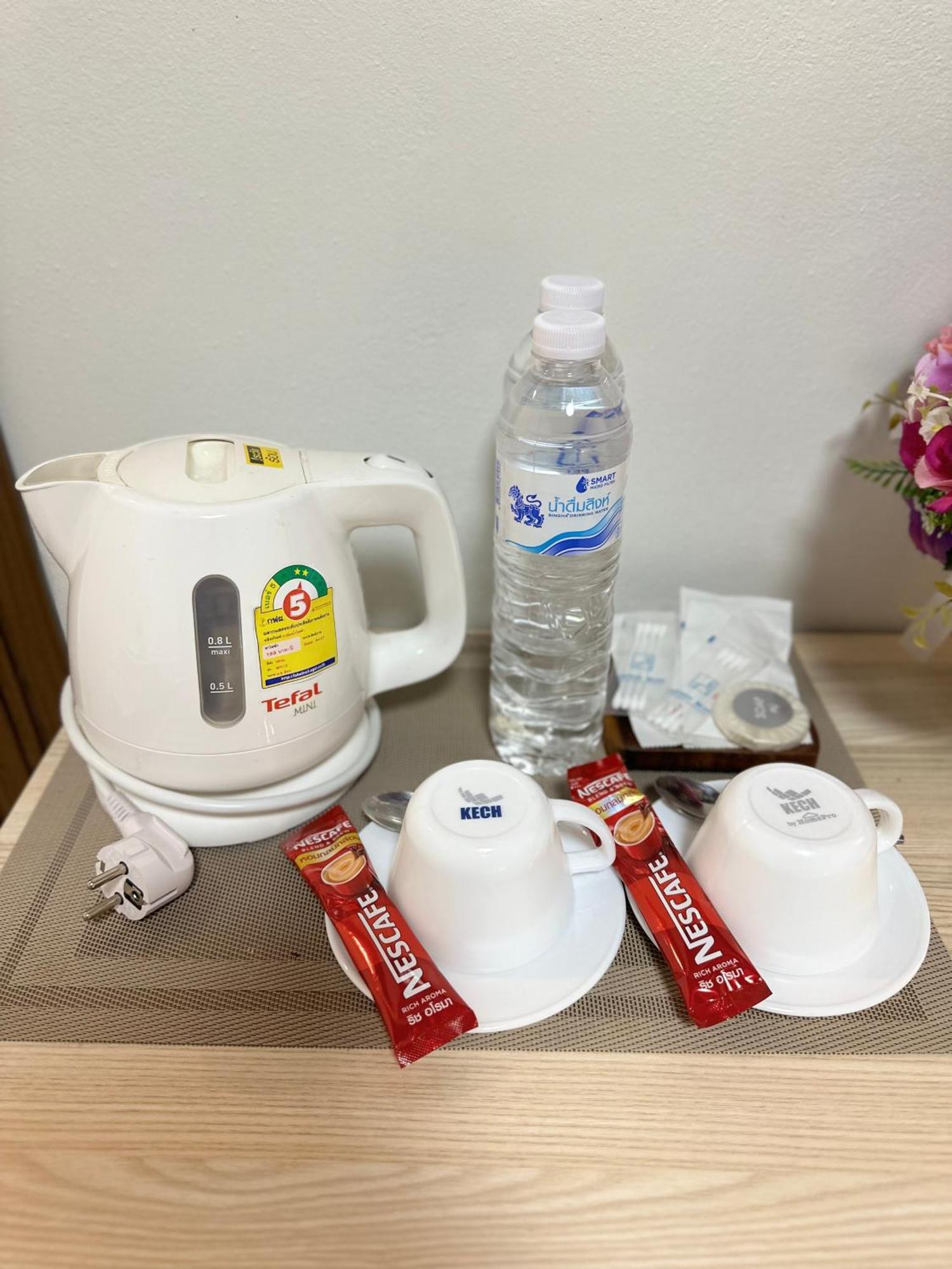 לאמפאנג Service Apartment ห้อง102 ใจกลางเมืองใกล้แหล่งท่องเที่ยว מראה חיצוני תמונה